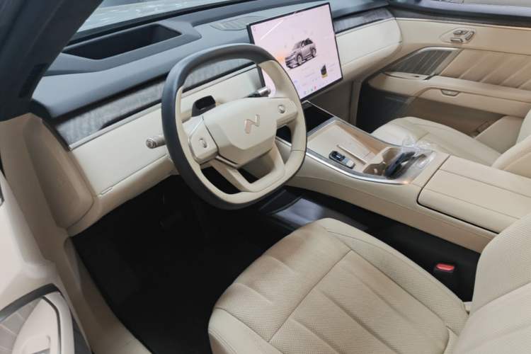 Used ONVO Luxeed L90 2025 Model—Max Six-Seater Version Driver Seat
