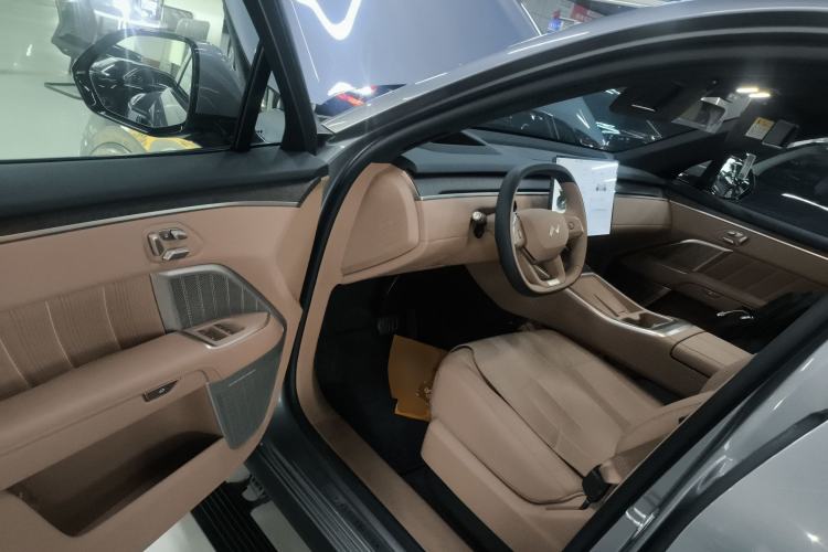 Used ONVO Luxeed L90 2025 Model—Max Six-Seater Version Driver Seat