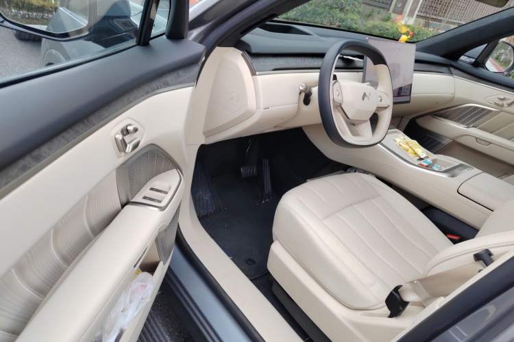 Used ONVO Luxeed L90 2025 Model—Ultra Six-Seater Version Driver Seat