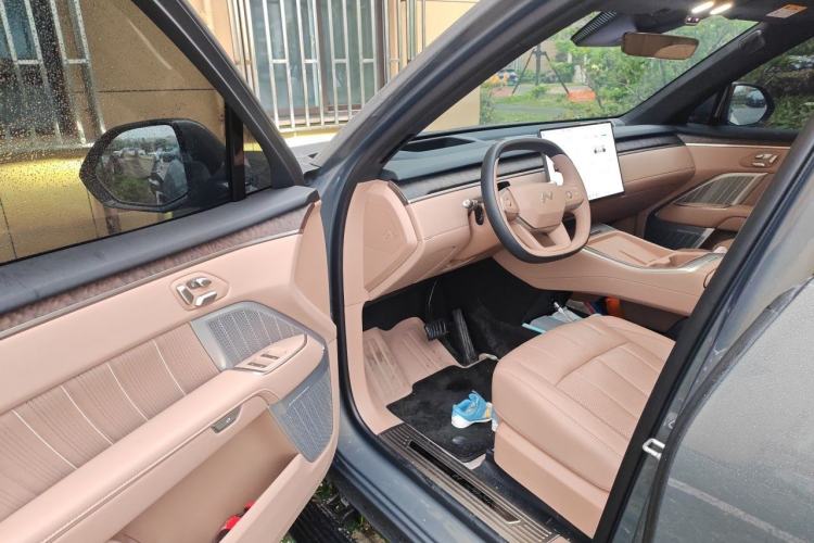Used ONVO Luxeed L90 2025 Model—Max Six-Seater Version Driver Seat