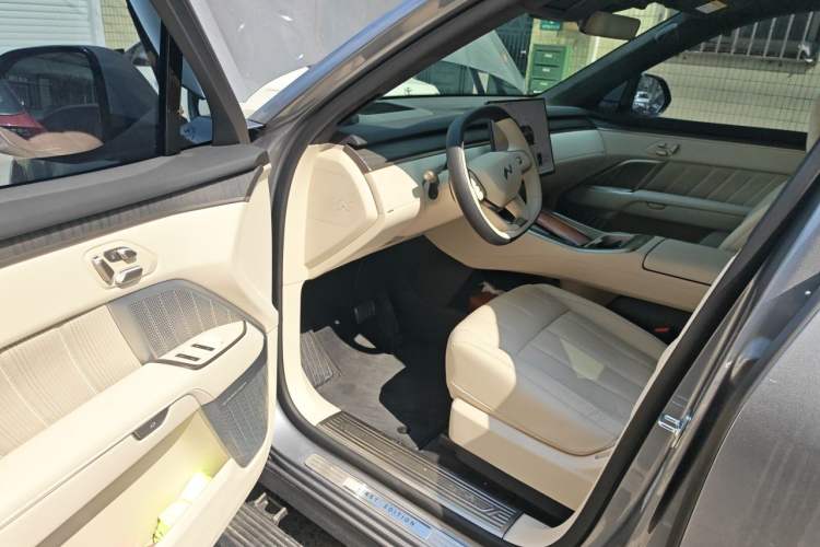 Used ONVO Luxeed L90 2025 Model—Ultra Six-Seater Version Driver Seat