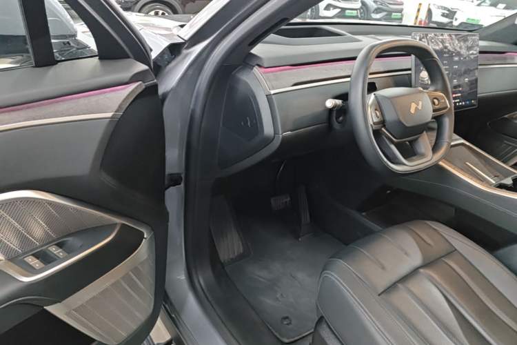 Used ONVO Luxeed L90 2025 Model—Max Six-Seater Version Driver Seat