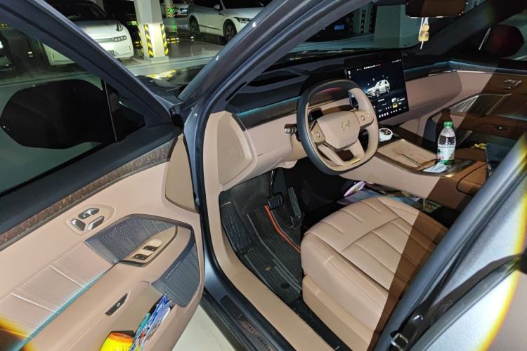 Used ONVO Luxeed L90 2025 Model—Max Six-Seater Version Driver Seat