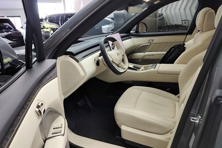 Used ONVO Luxeed L90 2025 Model—Ultra Six-Seater Version Driver Seat