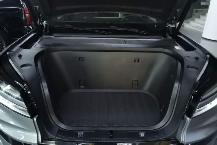 Used ONVO Luxeed L90 2025 Model—Ultra Six-Seater Version Engine Bay