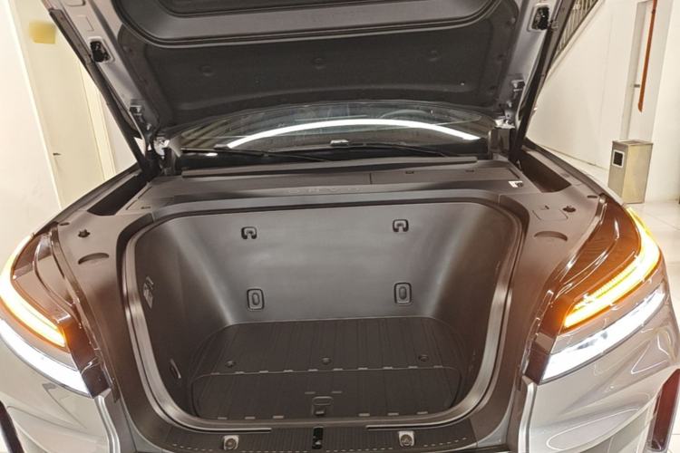 Used ONVO Luxeed L90 2025 Model—Max Six-Seater Version Engine Bay