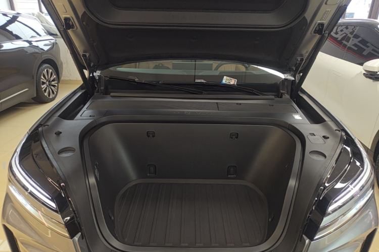 Used ONVO Luxeed L90 2025 Model—Max Six-Seater Version Engine Bay