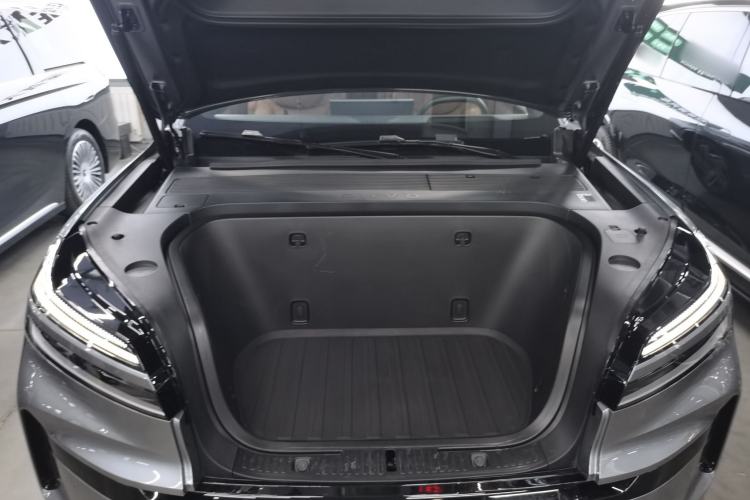 Used ONVO Luxeed L90 2025 Model—Max Six-Seater Version Engine Bay