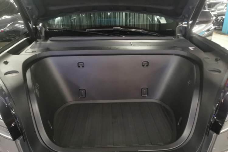 Used ONVO Luxeed L90 2025 Model—Max Six-Seater Version Engine Bay