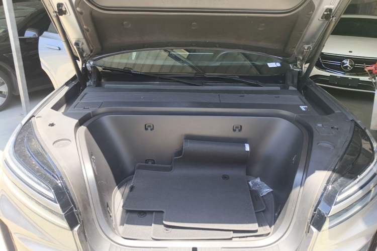 Used ONVO Luxeed L90 2025 Model Max Six-Seater 60-degree Battery Edition Engine Bay