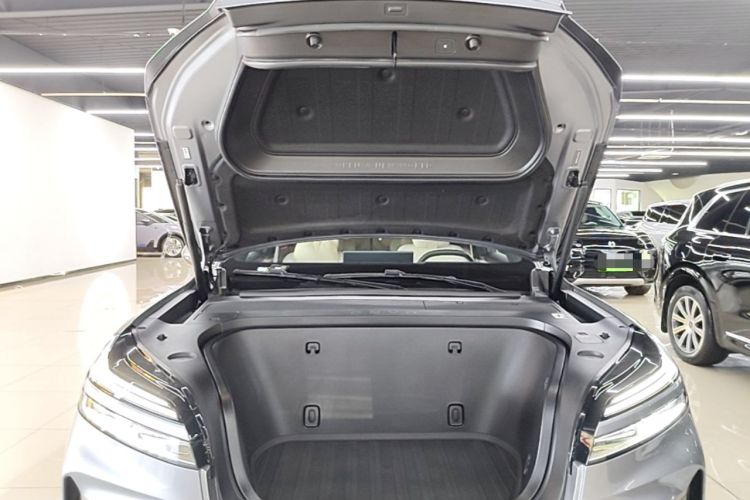 Used ONVO Luxeed L90 2025 Model—Ultra Six-Seater Version Engine Bay