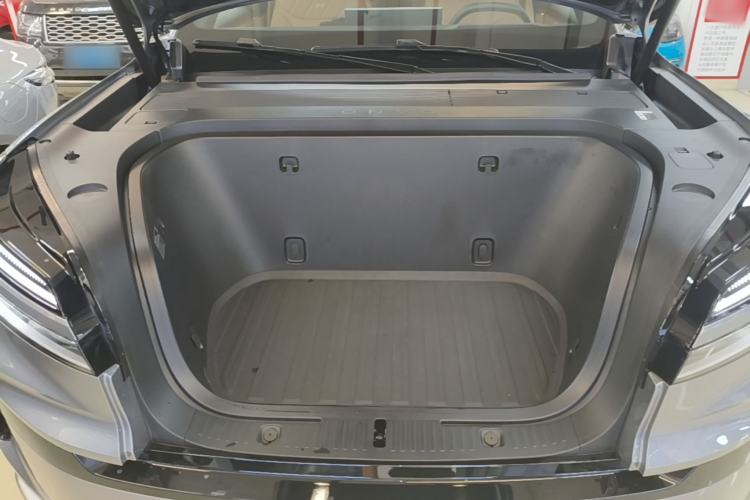 Used ONVO Luxeed L90 2025 Model—Max Six-Seater Version Engine Bay