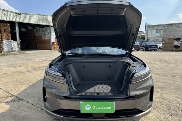 Used ONVO Luxeed L90 2025 Model—Max Six-Seater Version Engine Bay