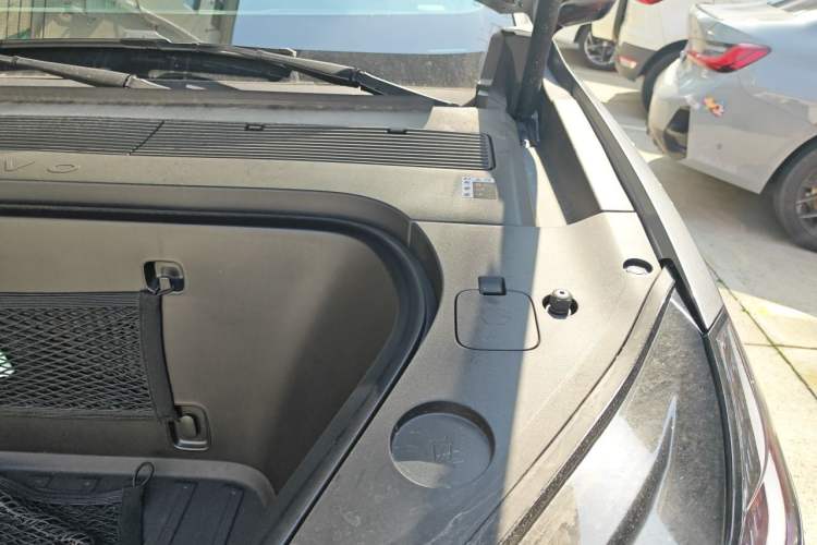Used ONVO Luxeed L90 2025 Model—Ultra Six-Seater Version Engine Bay Left