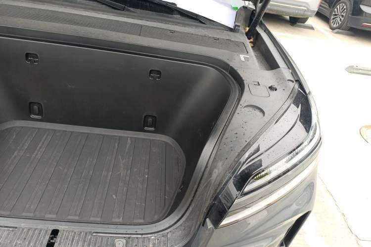 Used ONVO Luxeed L90 2025 Model—Ultra Six-Seater Version Engine Bay Left
