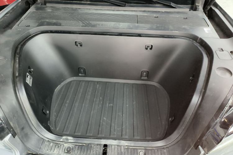 Used ONVO Luxeed L90 2025 Model—Max Six-Seater Version Engine Bay
