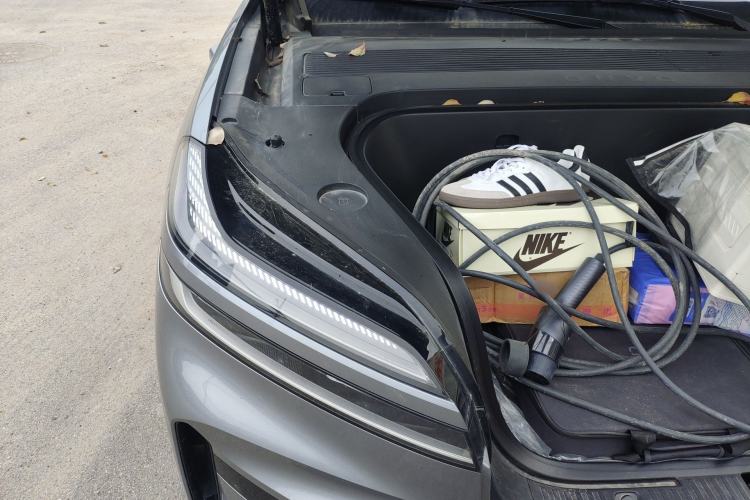 Used ONVO Luxeed L90 2025 Model—Max Six-Seater Version Engine Bay Right