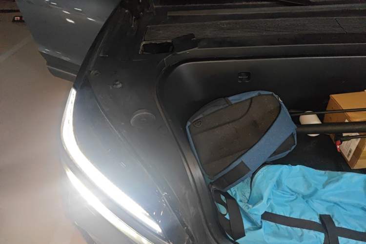 Used ONVO Luxeed L90 2025 Model—Max Six-Seater Version Engine Bay Right