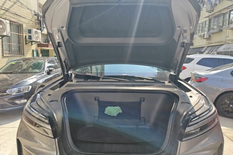 Used ONVO Luxeed L90 2025 Model—Ultra Six-Seater Version Engine Bay
