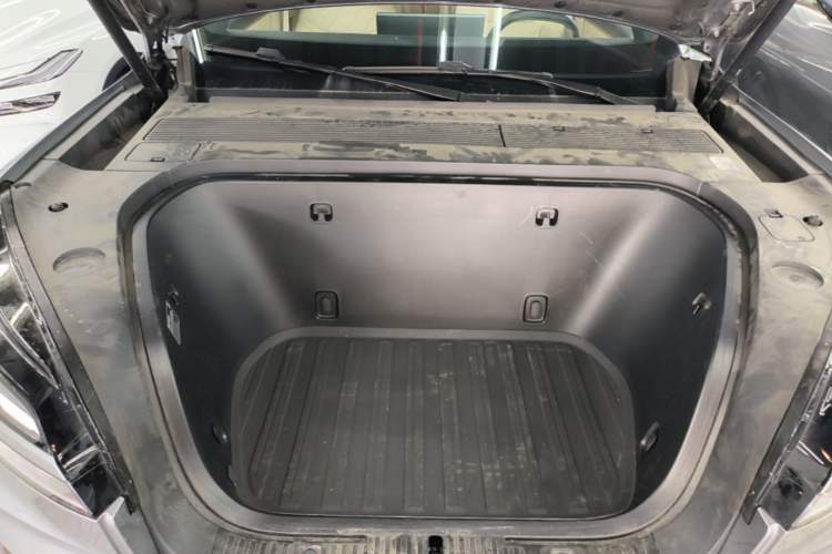 Used ONVO Luxeed L90 2025 Model—Max Six-Seater Version Engine Bay