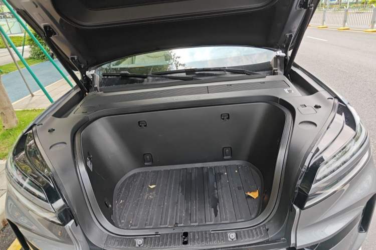 Used ONVO Luxeed L90 2025 Model—Max Six-Seater Version Engine Bay