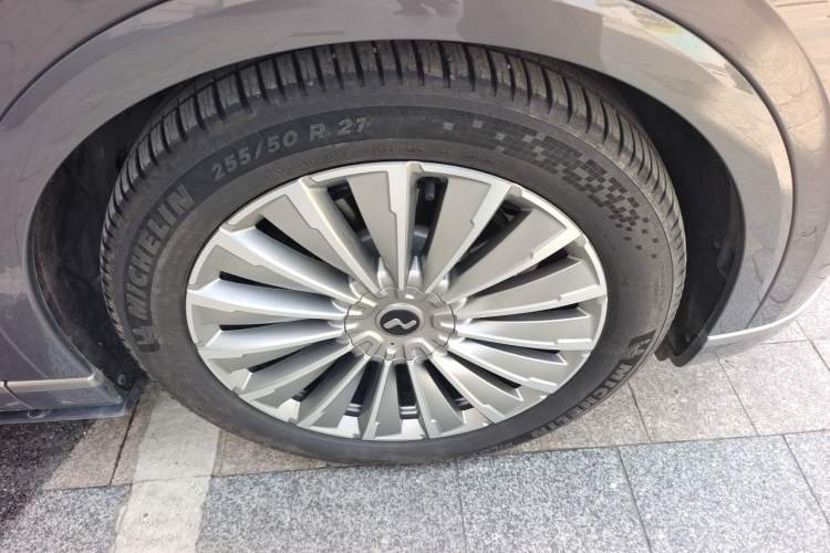 Used ONVO Luxeed L90 2025 Model—Ultra Six-Seater Version Exterior 1