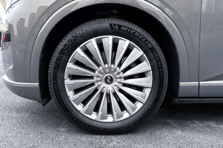 Used ONVO Luxeed L90 2025 Model—Ultra Six-Seater Version Exterior 2