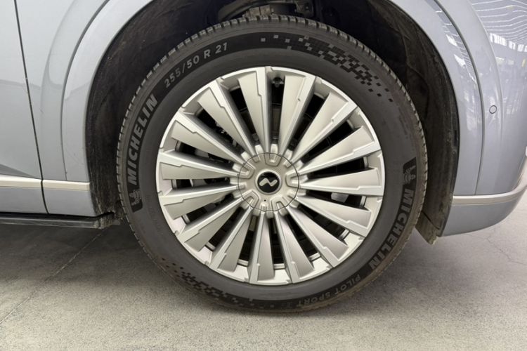 Used ONVO Luxeed L90 2025 Model—Max Six-Seater Version Exterior 4