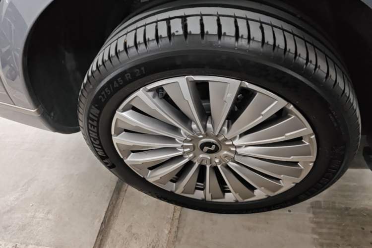 Used ONVO Luxeed L90 2025 Model—Max Six-Seater Version Exterior 5