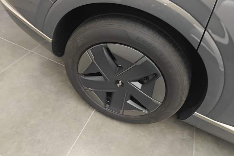 Used ONVO Luxeed L90 2025 Model—Ultra Seven-Seater Version Exterior 5
