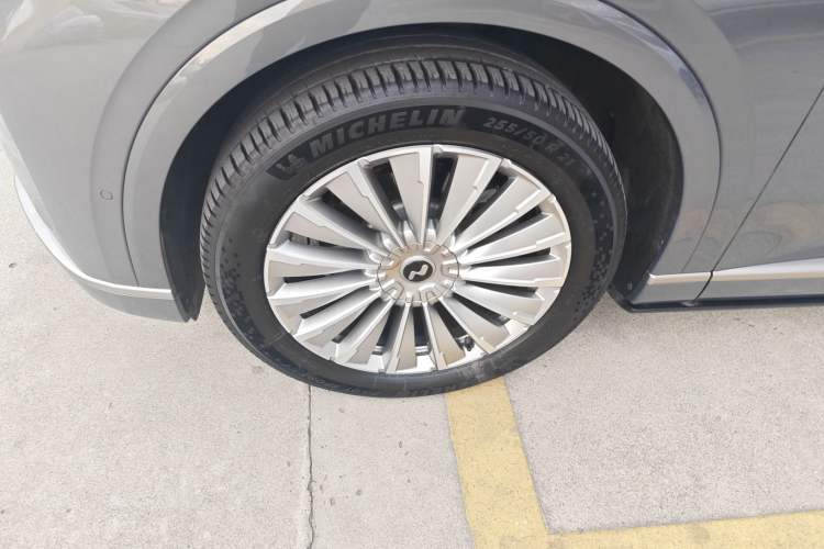 Used ONVO Luxeed L90 2025 Model—Max Six-Seater Version Exterior 7