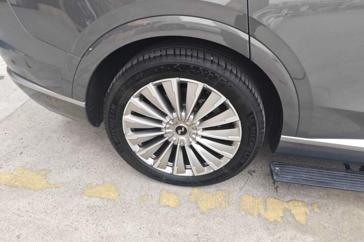 Used ONVO Luxeed L90 2025 Model—Max Six-Seater Version Exterior 8