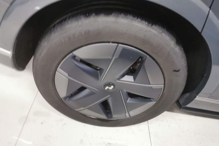 Used ONVO Luxeed L90 2025 Model—Max Six-Seater Version Exterior 8