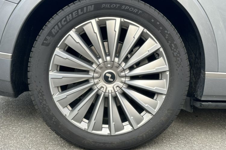 Used ONVO Luxeed L90 2025 Model—Max Six-Seater Version Exterior 8