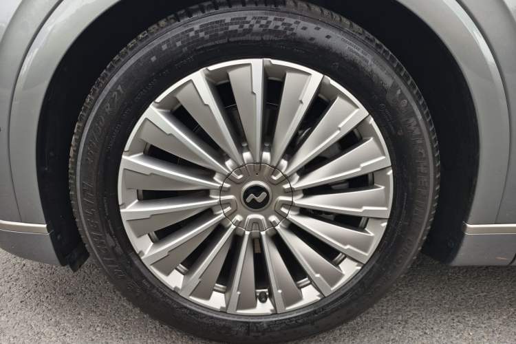 Used ONVO Luxeed L90 2025 Model—Max Six-Seater Version Exterior 9