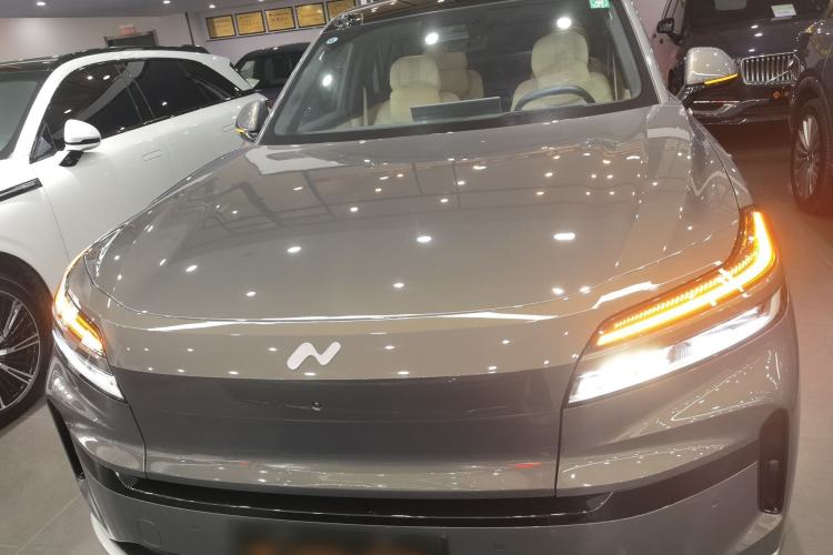 Used ONVO Luxeed L90 2025 Model—Ultra Six-Seater Version Front