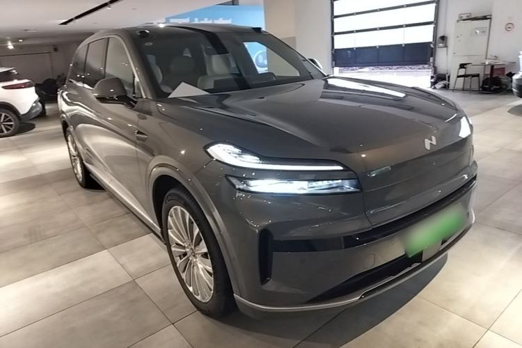 Used ONVO Luxeed L90 2025 Model—Max Six-Seater Version Front Right 45 Deg