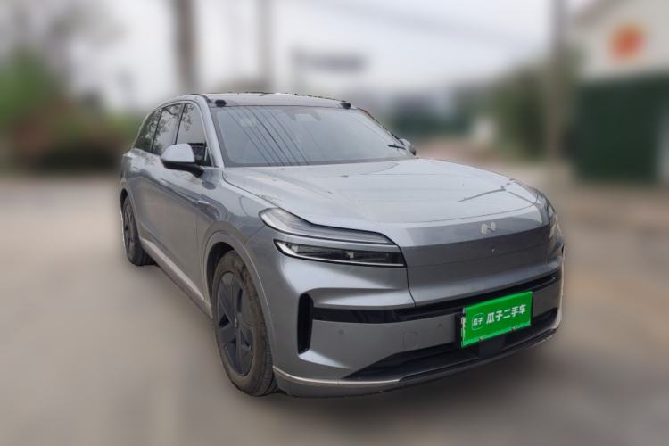 Used ONVO Luxeed L90 2025 Model—Max Six-Seater Version Front Right 45 Deg