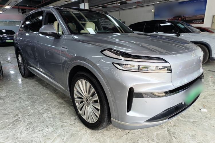 Used ONVO Luxeed L90 2025 Model—Max Six-Seater Version Front Right 45 Deg