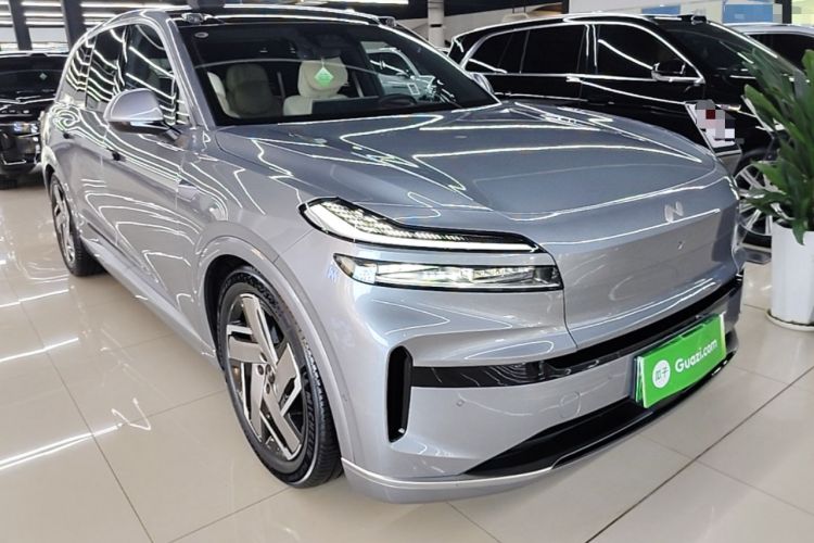 Used ONVO Luxeed L90 2025 Model—Ultra Six-Seater Version Front Right 45 Deg