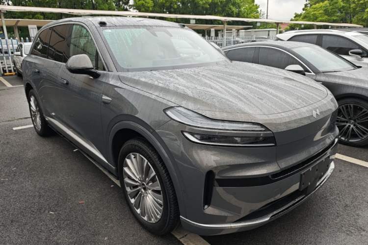 Used ONVO Luxeed L90 2025 Model—Ultra Six-Seater Version Front Right 45 Deg