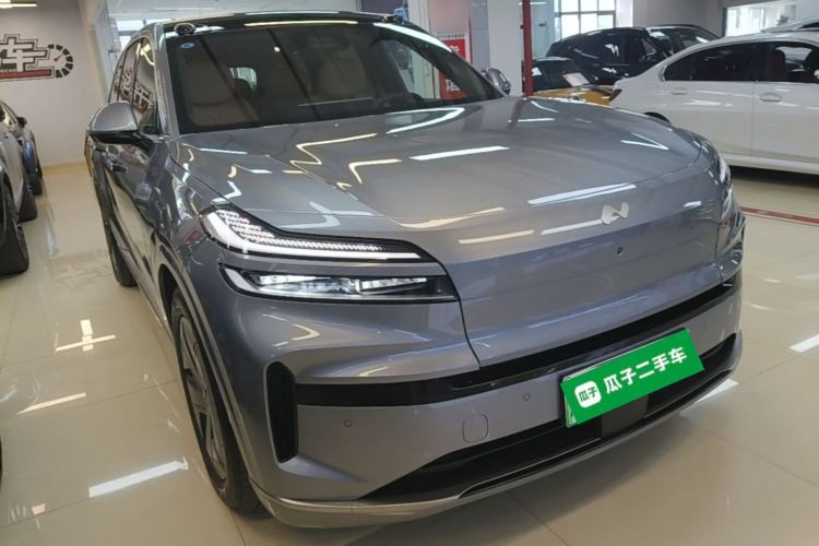 Used ONVO Luxeed L90 2025 Model—Max Six-Seater Version Front Right 45 Deg