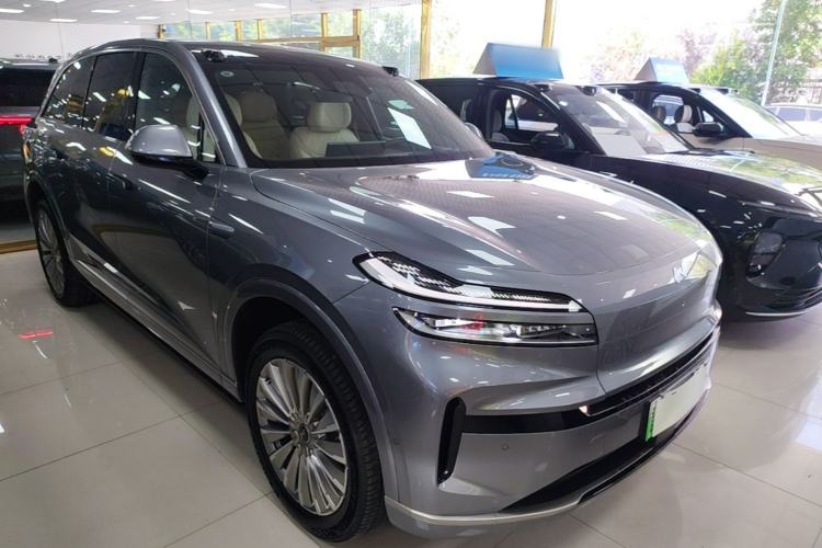 Used ONVO Luxeed L90 2025 Model Ultra Six-Seater 60-degree Battery Edition Front Right 45 Deg