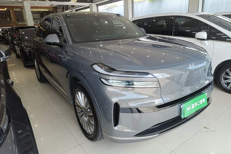 Used ONVO Luxeed L90 2025 Model—Max Six-Seater Version Front Right 45 Deg