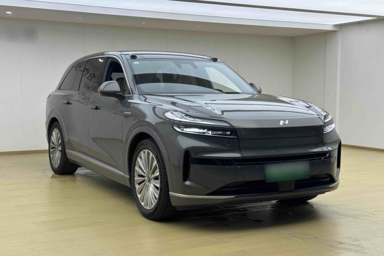 Used ONVO Luxeed L90 2025 Model—Max Six-Seater Version Front Right 45 Deg