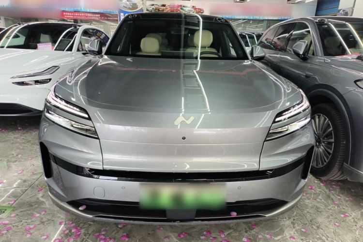 Used ONVO Luxeed L90 2025 Model—Max Six-Seater Version Front