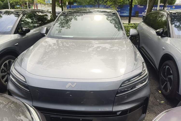 Used ONVO Luxeed L90 2025 Model—Max Six-Seater Version Front