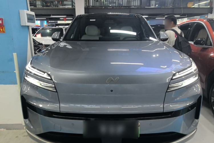 Used ONVO Luxeed L90 2025 Model—Max Six-Seater Version Front