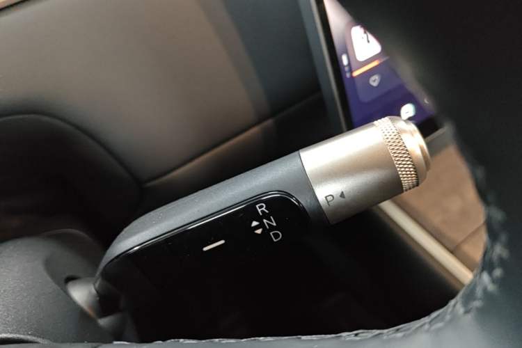 Used ONVO Luxeed L90 2025 Model—Max Six-Seater Version Gear Lever