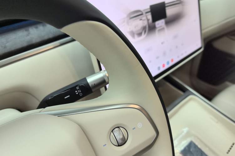 Used ONVO Luxeed L90 2025 Model—Max Six-Seater Version Gear Lever
